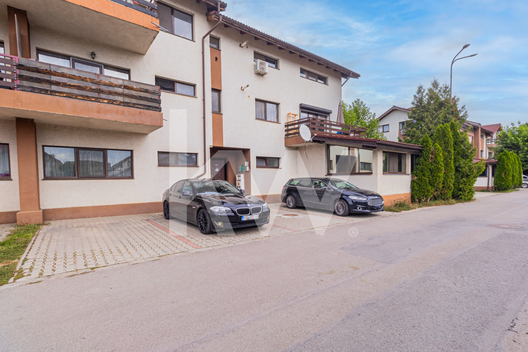 Apartament spațios, curte proprie, parcare inclusă, disponibil imediat