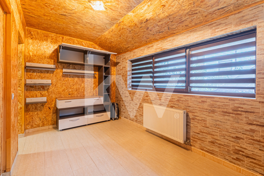 Apartament spațios, curte proprie, parcare inclusă, disponibil imediat