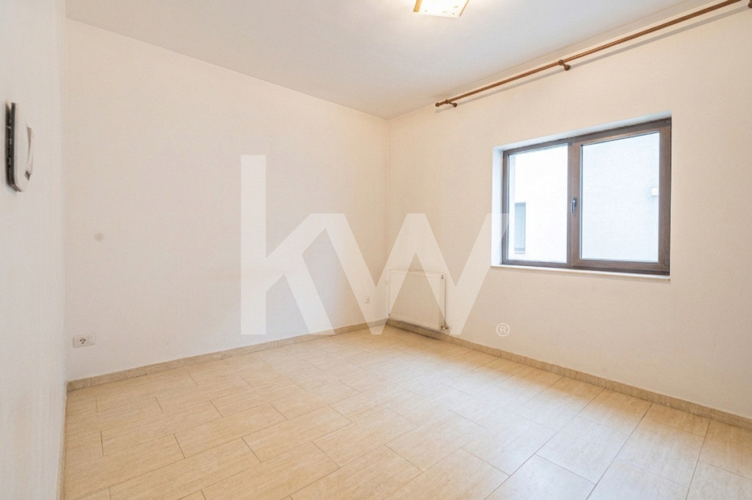 Apartament 4 camere si Curte Proprie | Parcare Inclusă