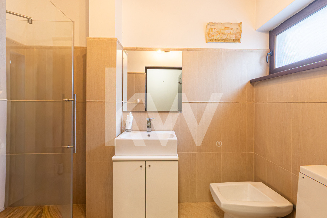 Apartament 4 camere si Curte Proprie | Parcare Inclusă