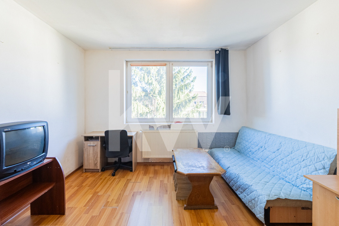 Apartament spațios, scară interioară, două băi, în zona Făget
