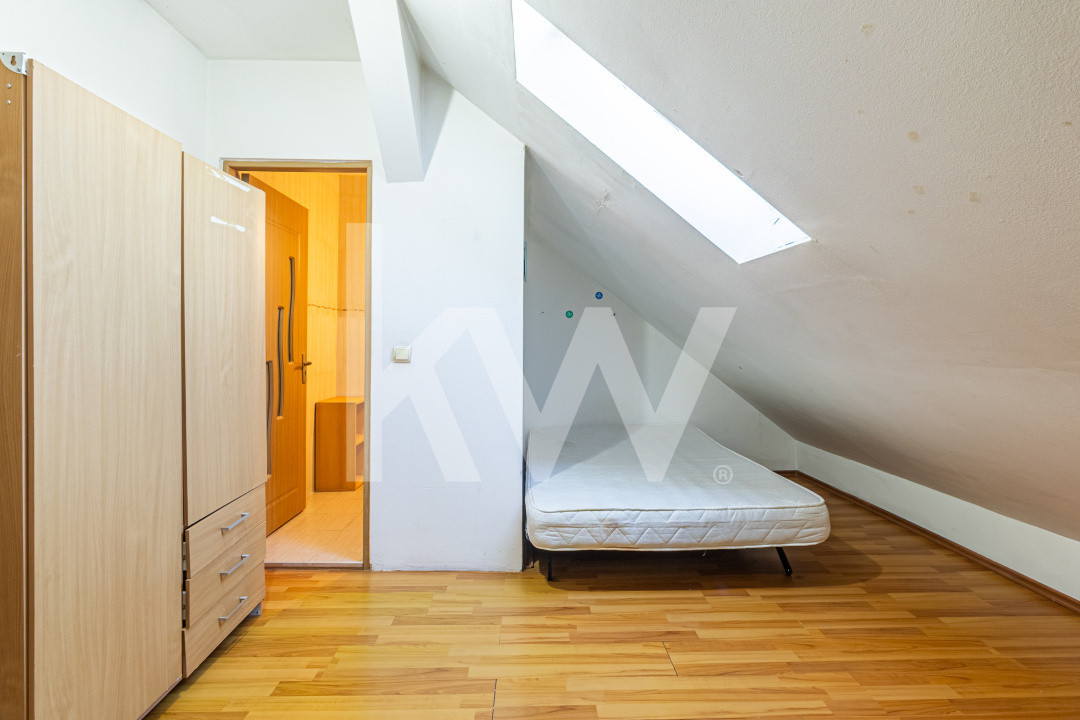 Apartament spațios, scară interioară, două băi, în zona Făget
