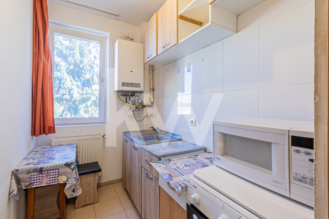 Apartament spațios, scară interioară, două băi, în zona Făget