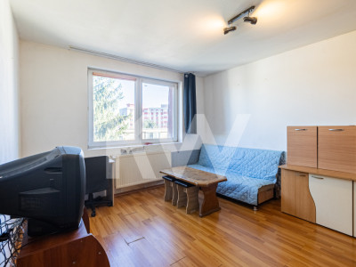 Apartament spațios, scară interioară, două băi, în zona Făget