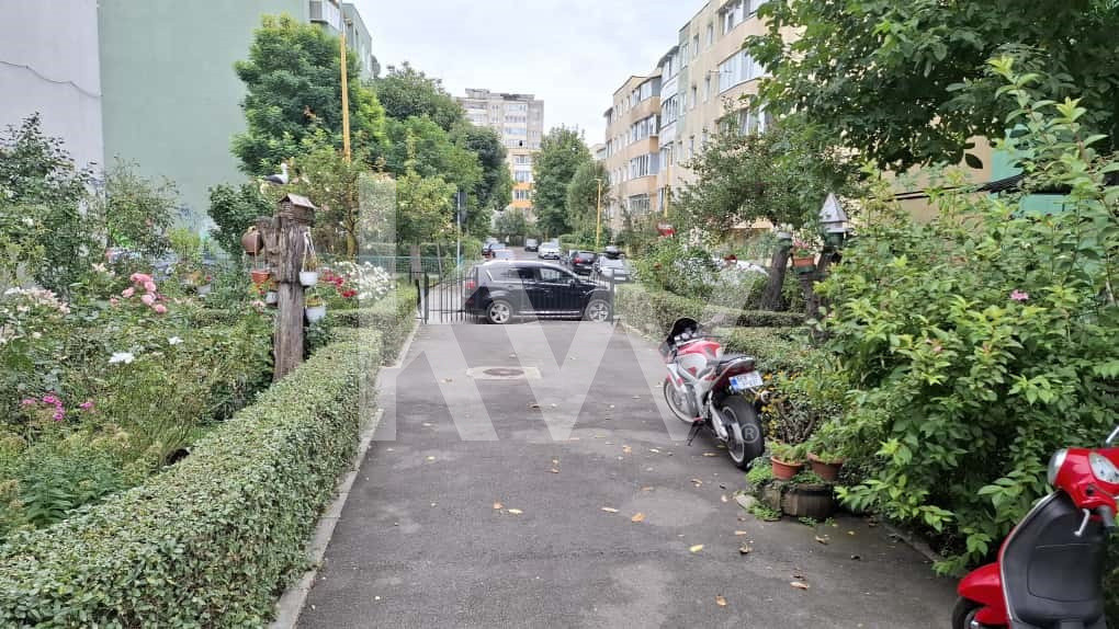 Spatiu Comercial/ Birouri la Casa individuala - Astra