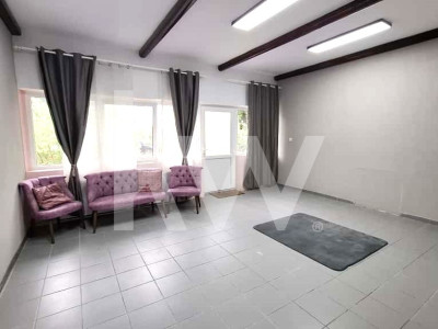 Spatiu Comercial/ Birouri la Casa individuala - Astra