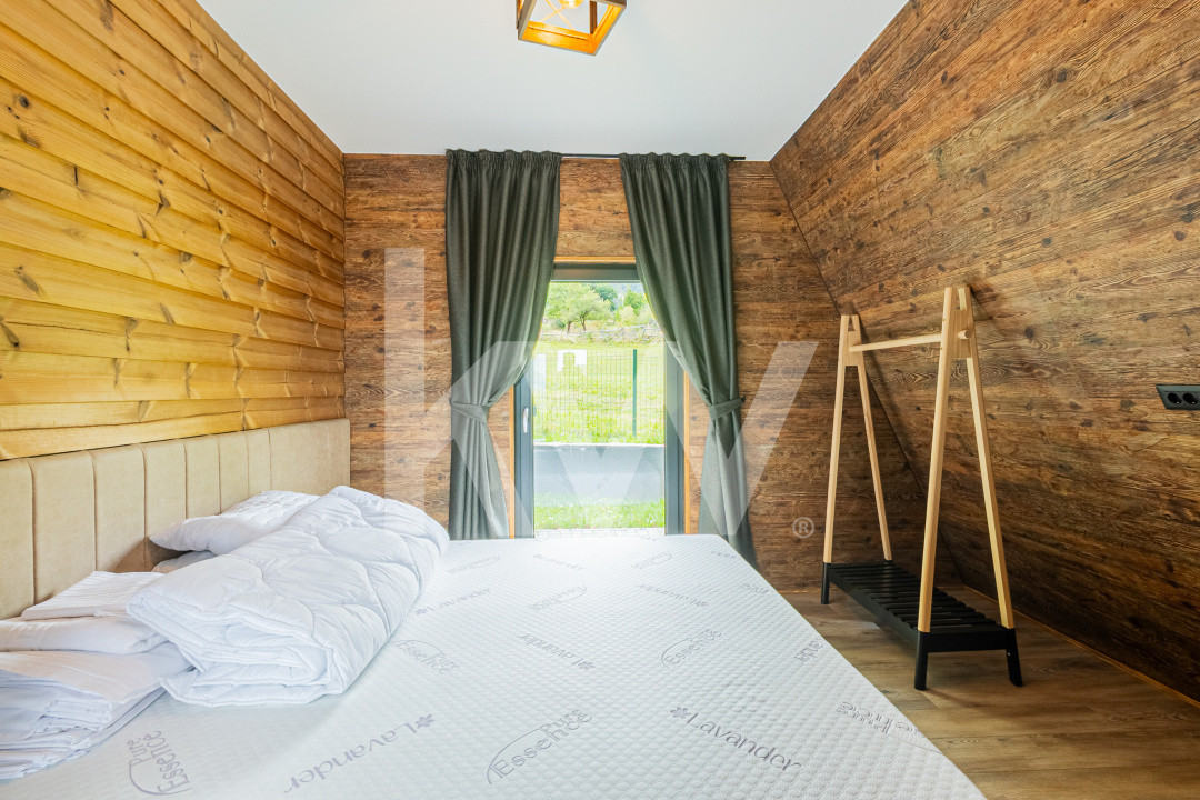 Afacere la cheie in inima naturii- Case smart A-Frame