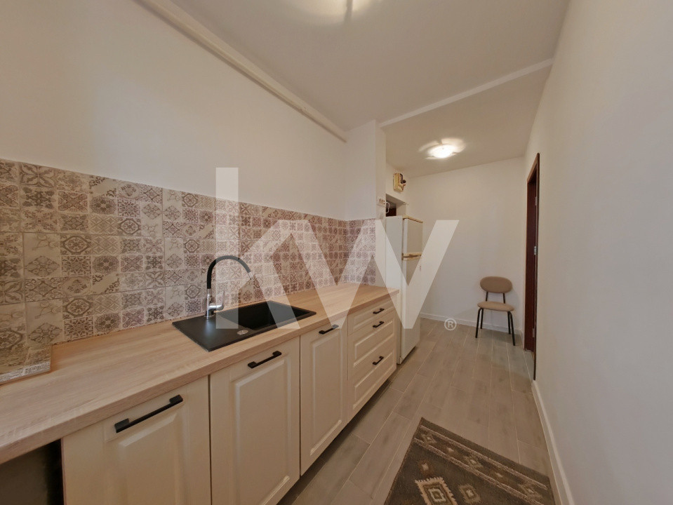  Închiriere apartament cu 3 camere - str. Avram Iancu