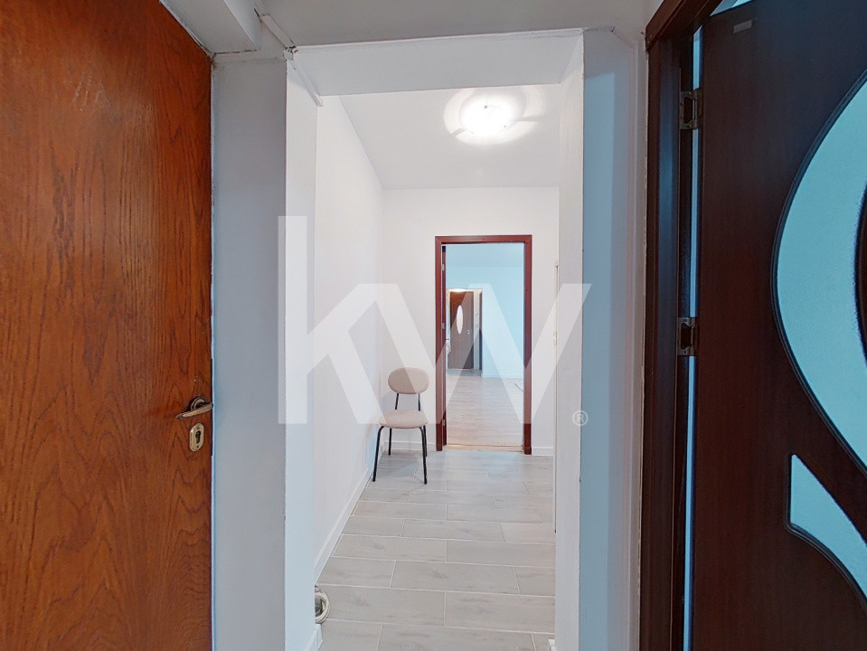  Închiriere apartament cu 3 camere - str. Avram Iancu