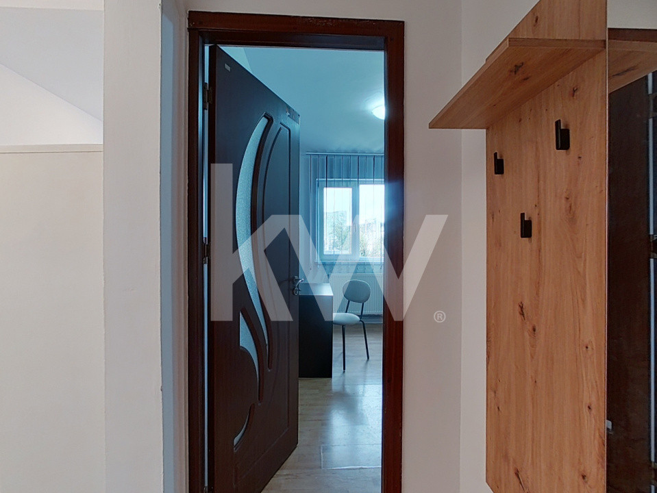  Închiriere apartament cu 3 camere - str. Avram Iancu