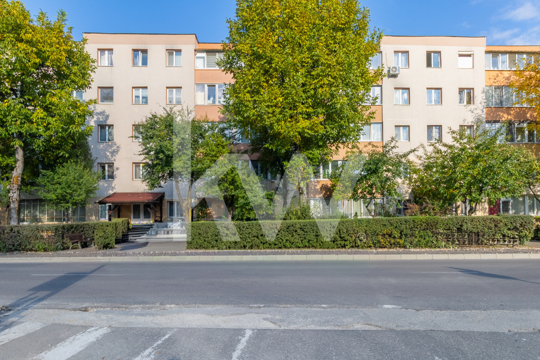 Apartament cu 3 camere decomandat 