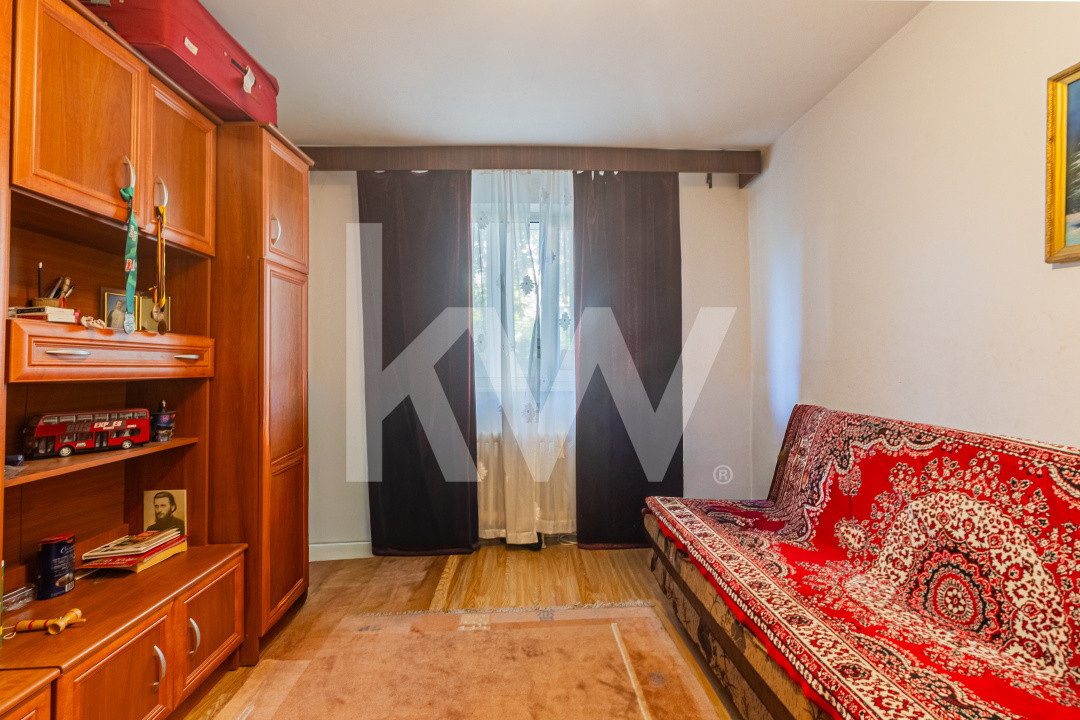 Apartament cu 3 camere decomandat 