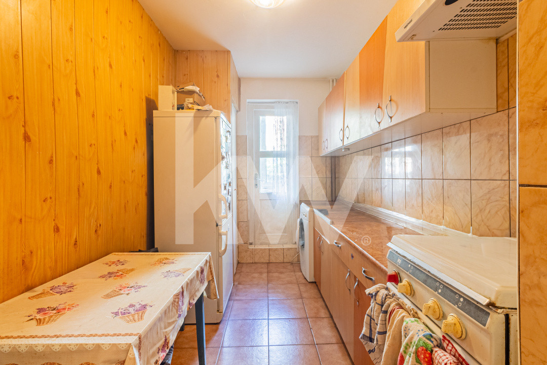 Apartament cu 3 camere decomandat 