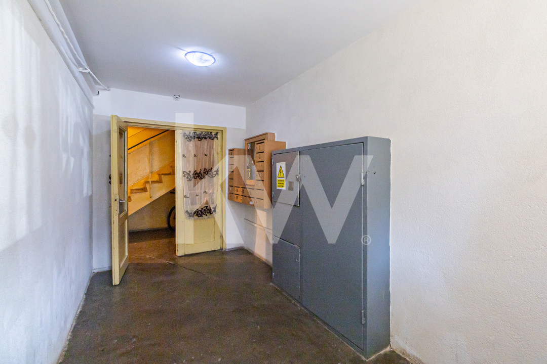 Apartament cu 3 camere decomandat 