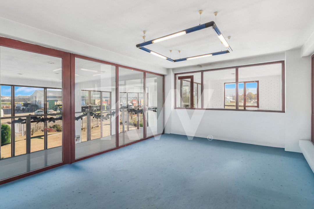 Spațiu comercial – Showroom & Birouri – Calea Feldioarei - DN13