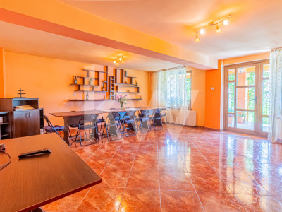 Vila/casa spatioasa, pretabil pensiune, Brasov, Rasnov, pret bun, Comision 0%