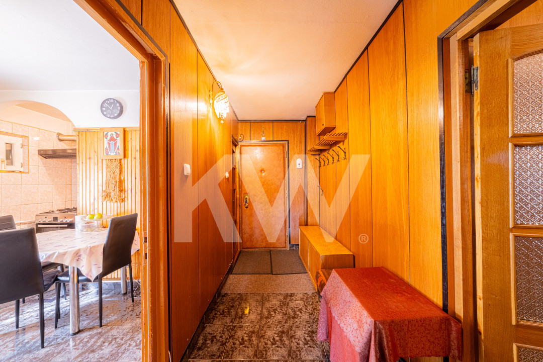 REZERVAT - Vânzare apartament cu 3 camere, decomandat, 86 mp - Astra