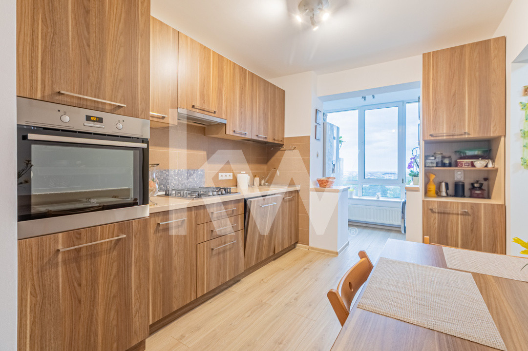 Apartament 3 camere cu priveliste, Tractorul