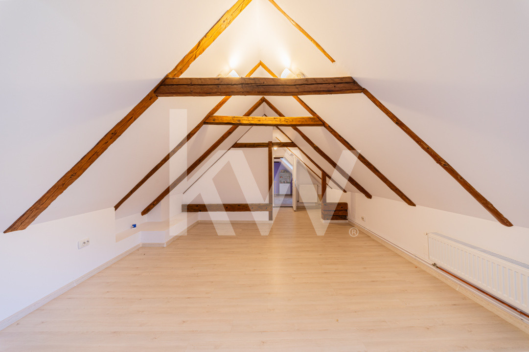 Proprietate versatilă cu 2 case și garsonieră în Hărman, locuință sau investiție