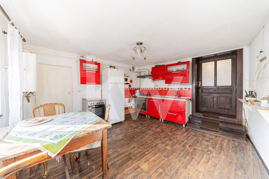 Proprietate versatilă cu 2 case și garsonieră în Hărman, locuință sau investiție