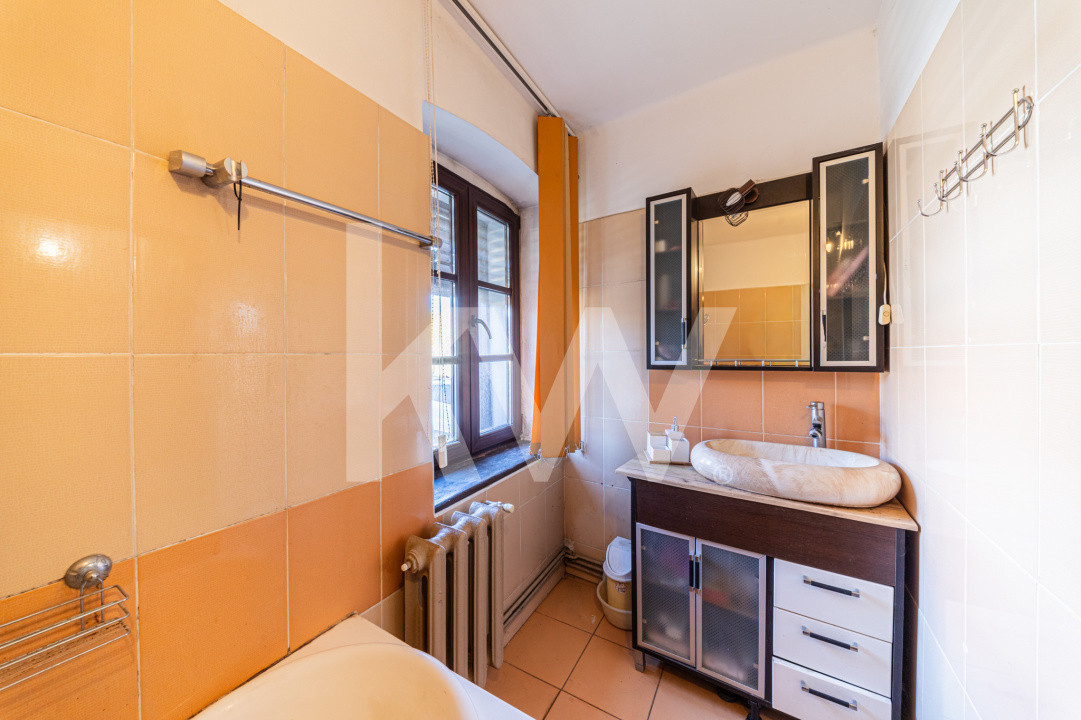 Proprietate versatilă cu 2 case și garsonieră în Hărman, locuință sau investiție