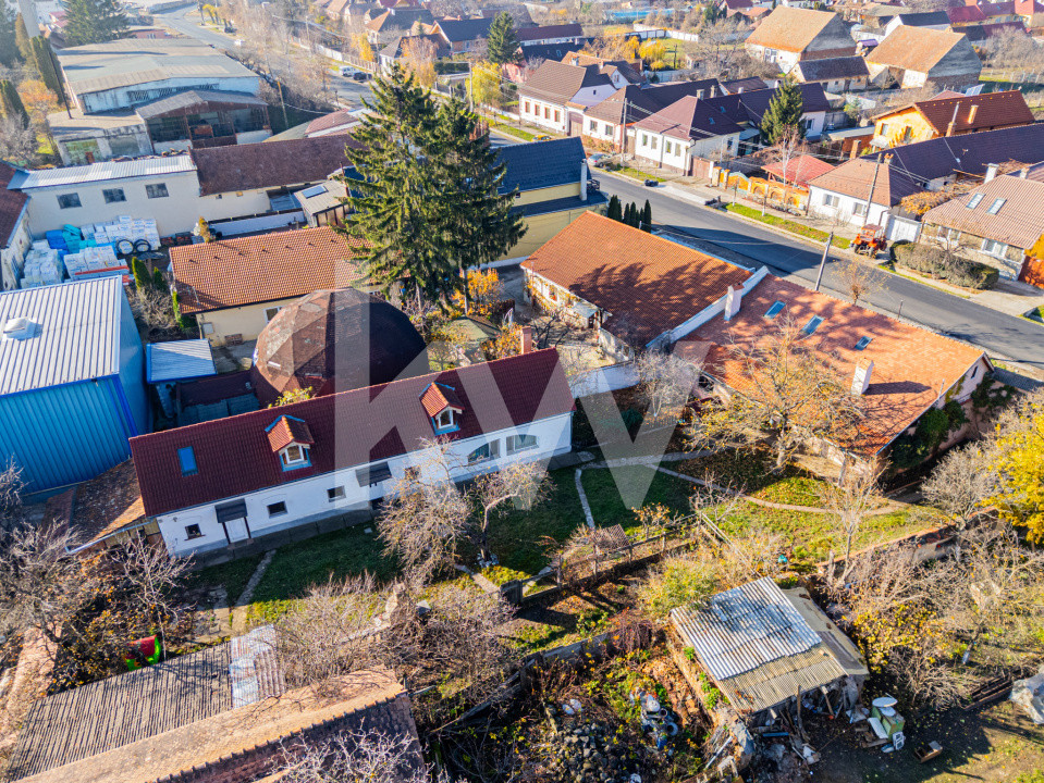 Proprietate versatilă cu 2 case și garsonieră în Hărman, locuință sau investiție