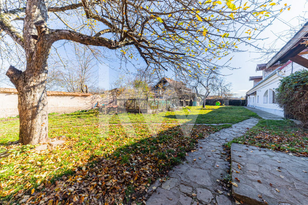 Proprietate versatilă cu 2 case și garsonieră în Hărman, locuință sau investiție