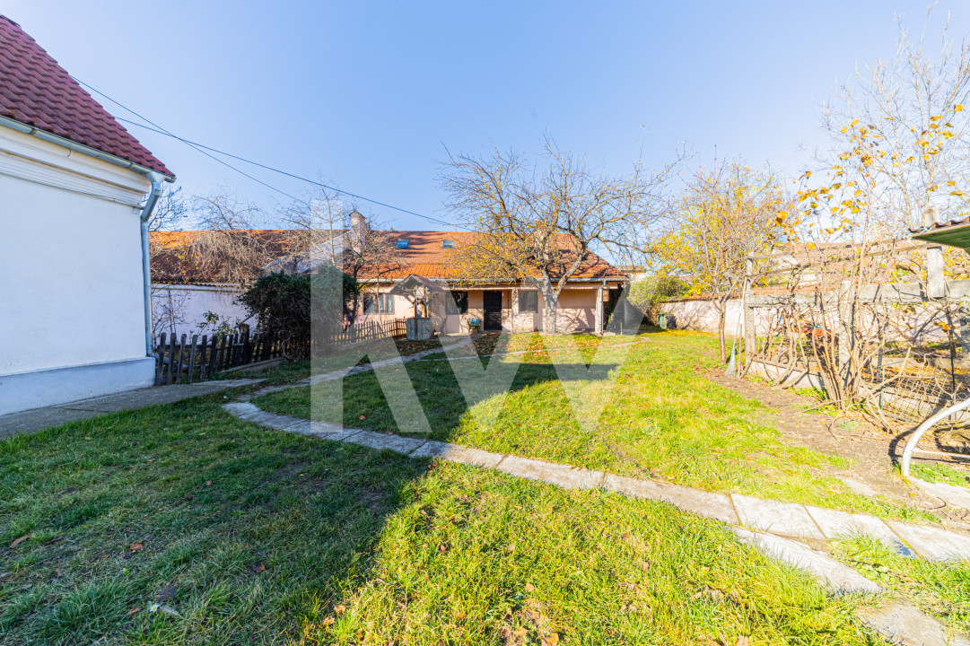 Proprietate versatilă cu 2 case și garsonieră în Hărman, locuință sau investiție