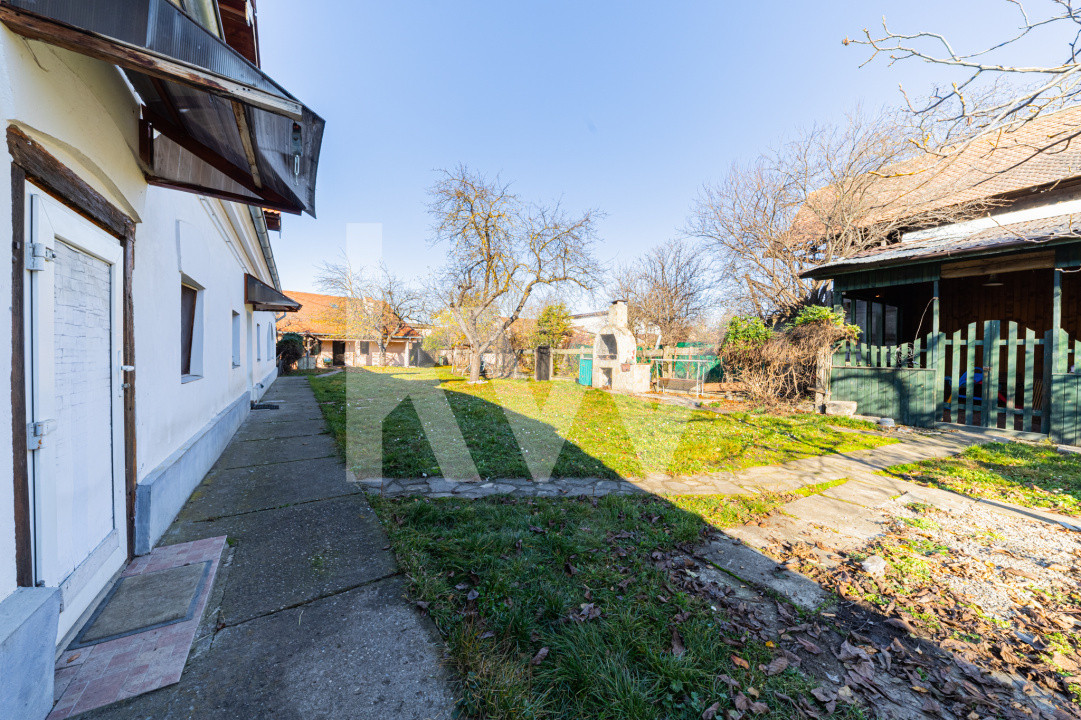 Proprietate versatilă cu 2 case și garsonieră în Hărman, locuință sau investiție