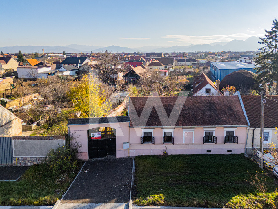 Proprietate versatilă cu 2 case și garsonieră în Hărman, locuință sau investiție