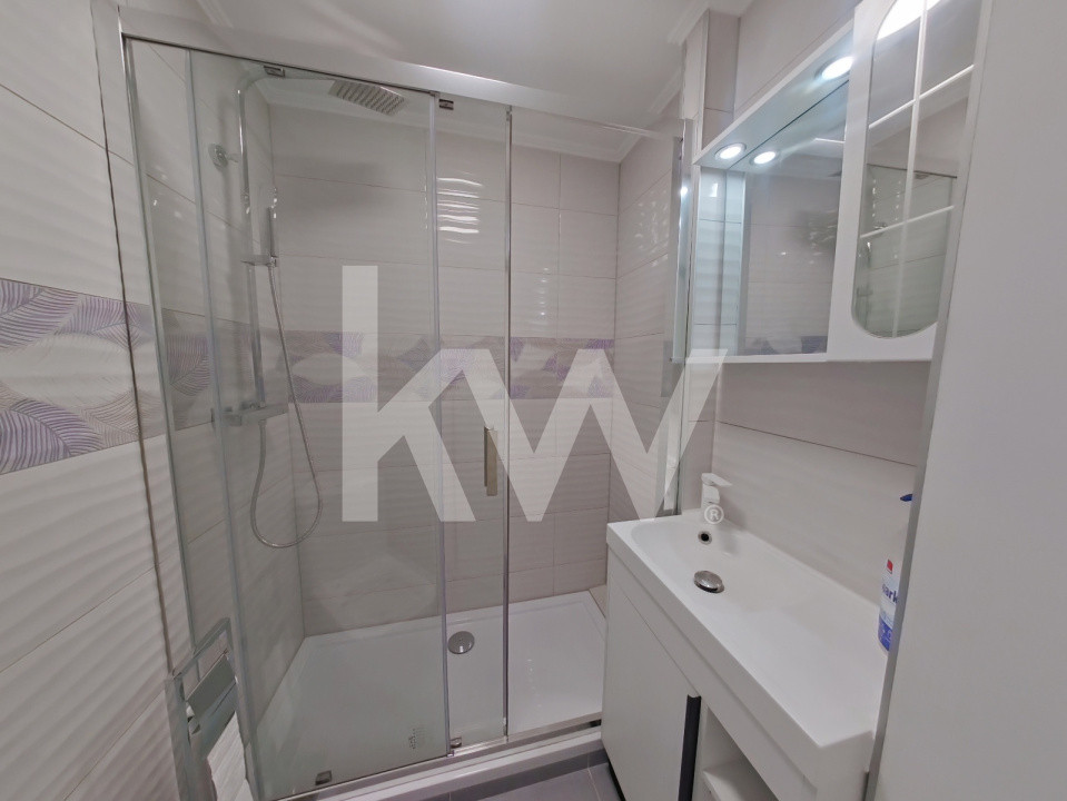 Apartament 3 camere decomandat, lux, renovat integral, prima închiriere, Brașov