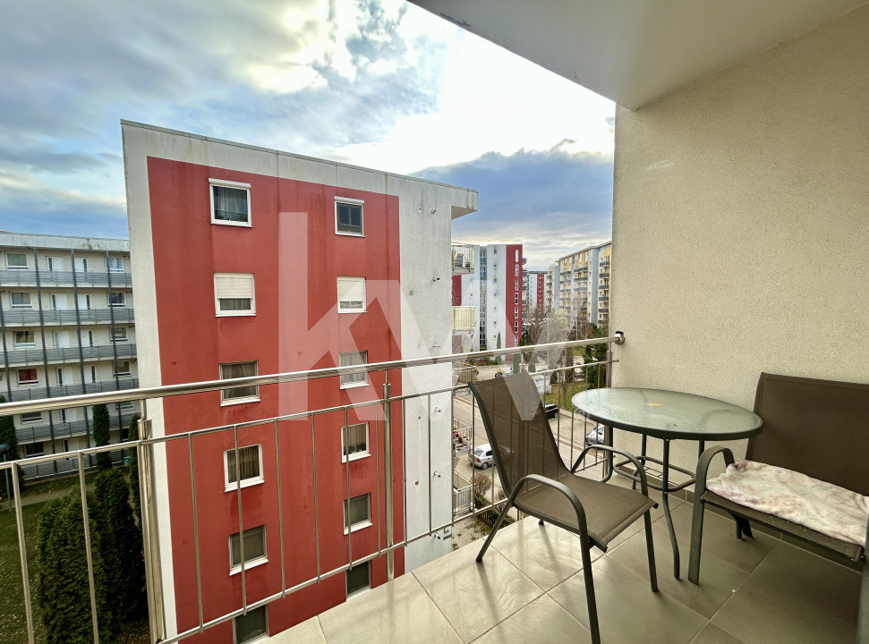 Garsoniera disponibila imediat, loc de parcare privat