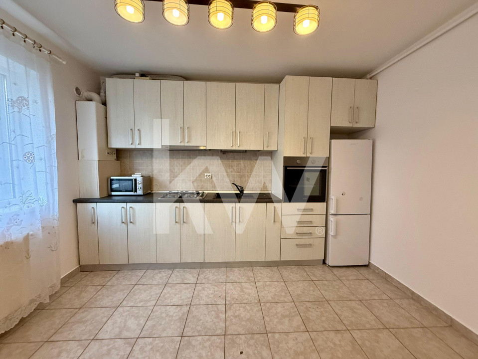 Studio spațios de închiriat | Balcon închis | Parcare privată 