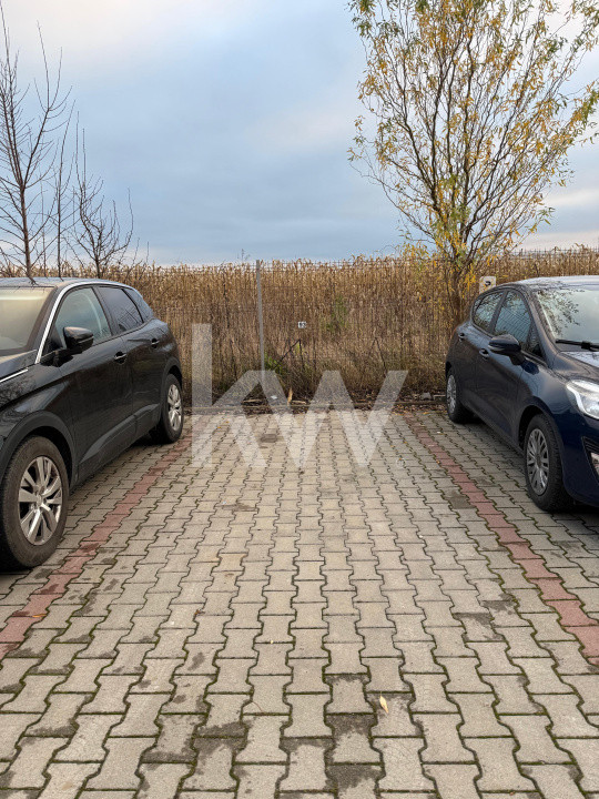 Studio spațios de închiriat | Balcon închis | Parcare privată 