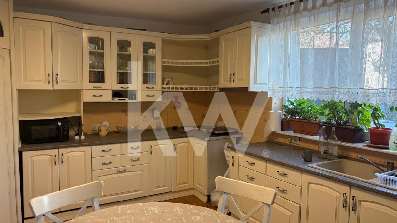 Casa de inchiriat in Brasov, utilata si mobilata, curte proprie!