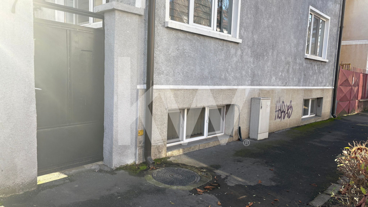 De inchiriat, apartament la casa, cu 3 camere, pretabil pentru afacere!