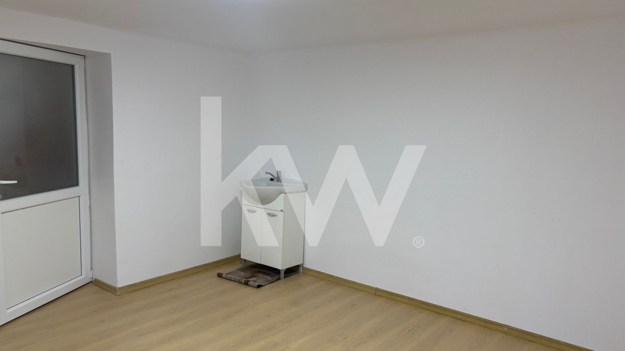 De inchiriat, apartament la casa, cu 3 camere, pretabil pentru afacere!