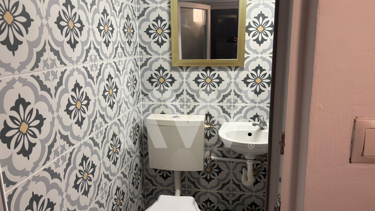 De inchiriat, apartament la casa, cu 3 camere, pretabil pentru afacere!