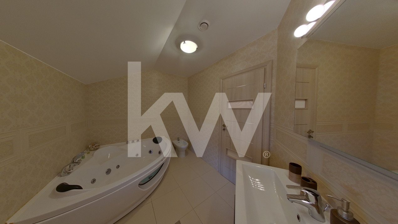 Casa individuala cu gradina si garaj, Cristian