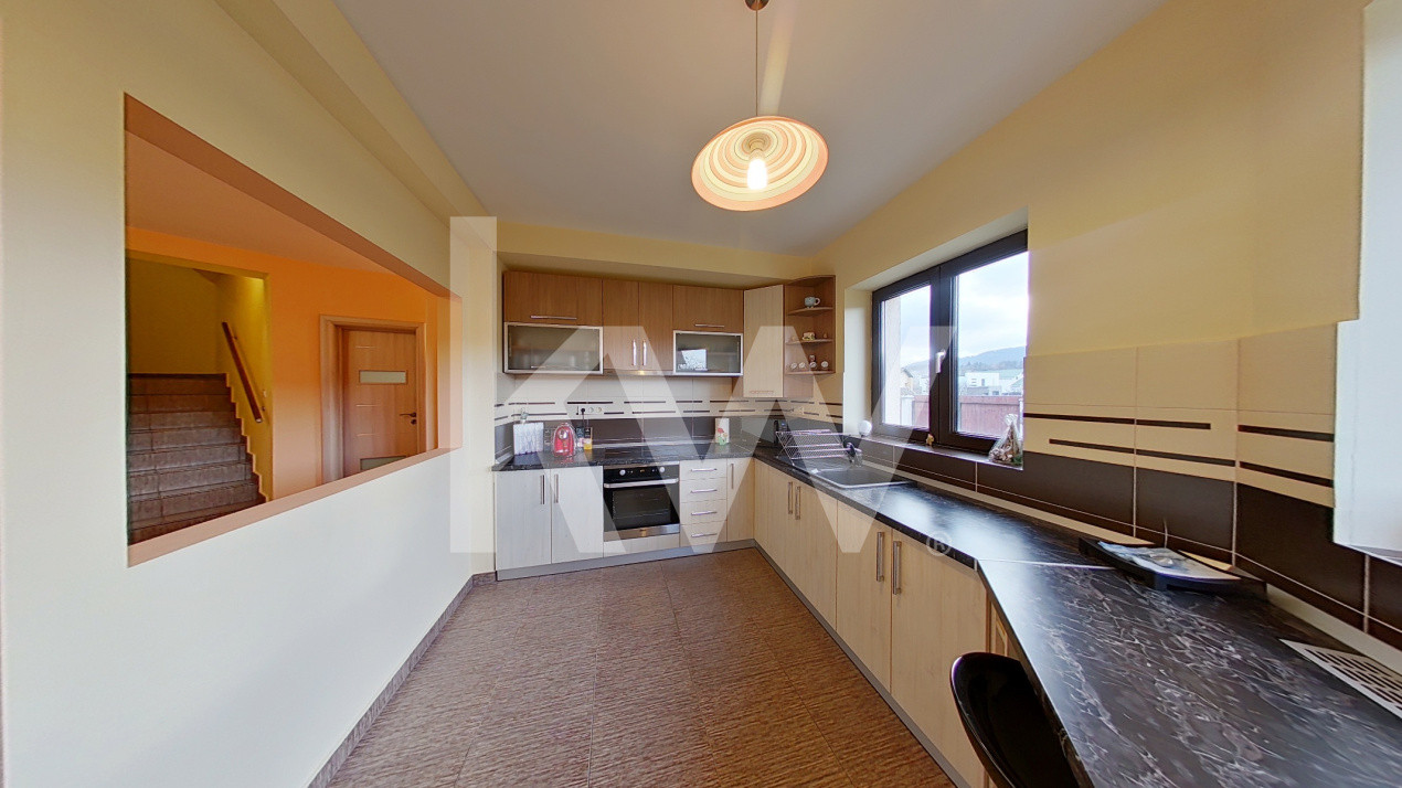 Casa individuala cu gradina si garaj, Cristian