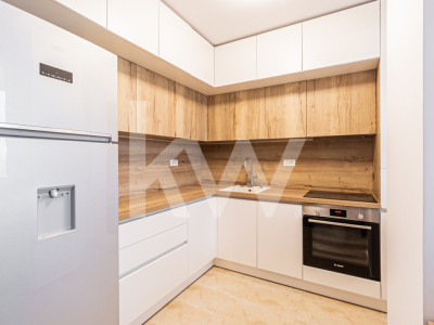 Apartament modern, 3 camere, garaj subteran + boxa - Racadau