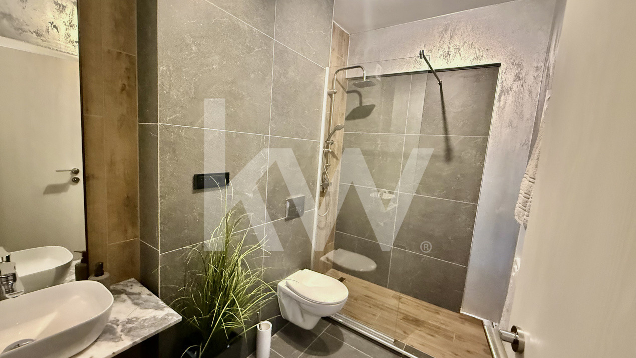 Apartament 3 camere | Prima închiriere | 2 băi | 2 balcoane | Parcare inclusă