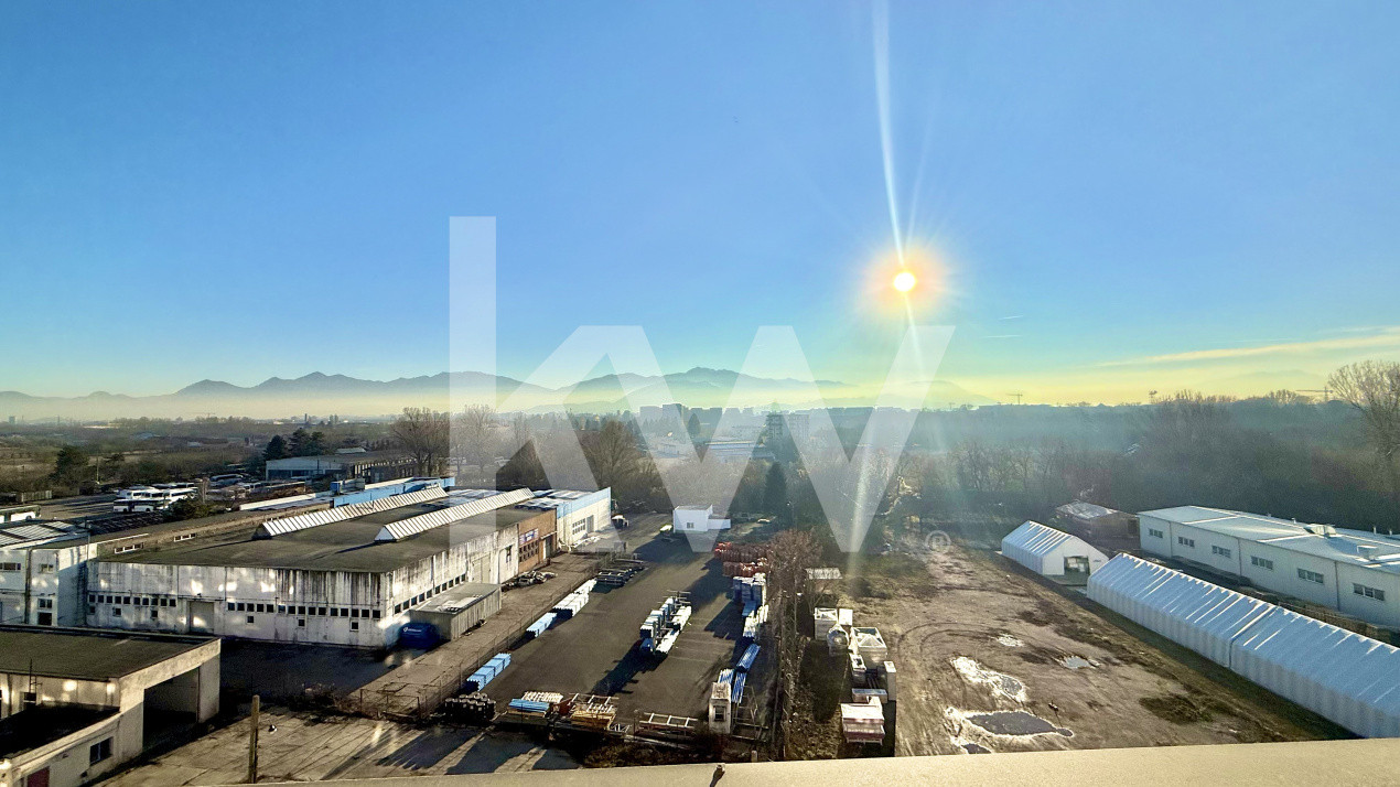 Spațiu de birouri 150 mp | Zona Tractorul | Compartimentat | Balcon mare 