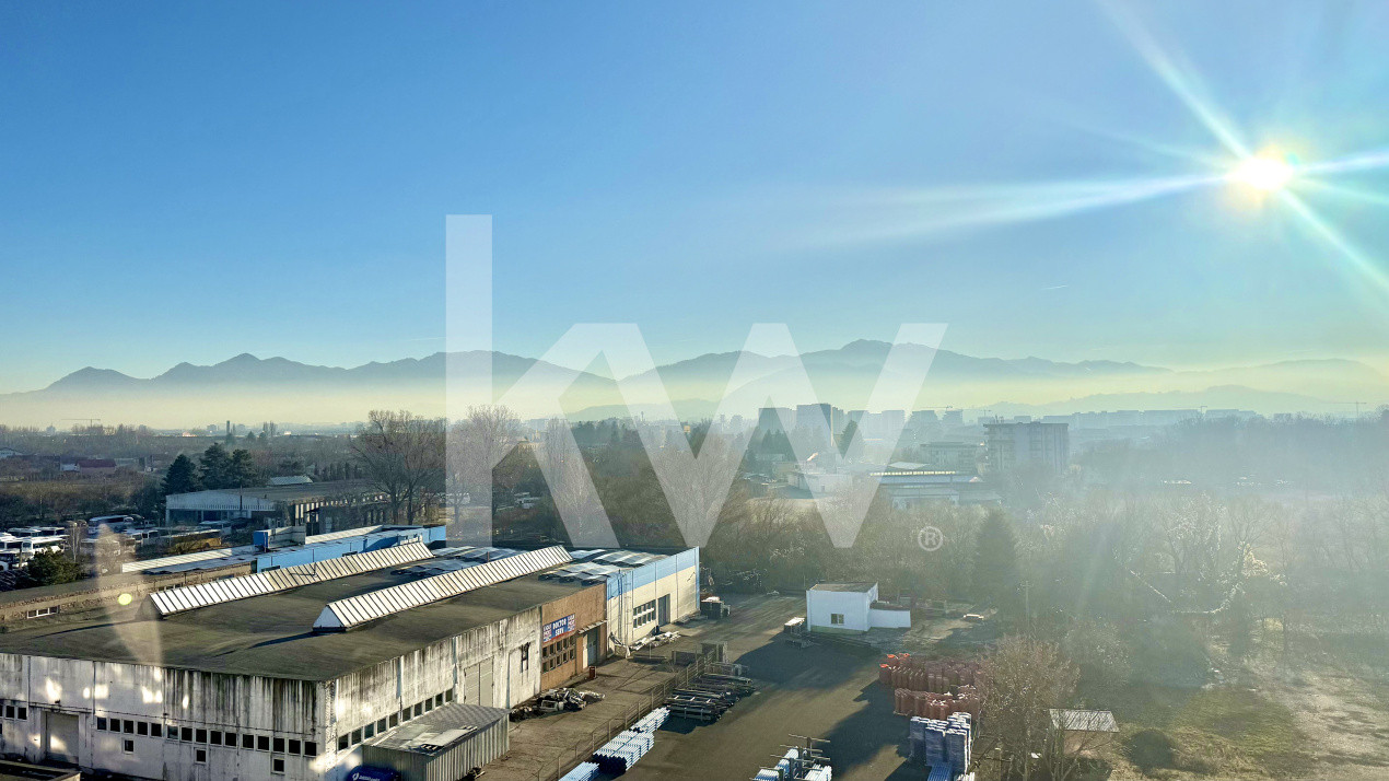 Spațiu de birouri 150 mp | Zona Tractorul | Compartimentat | Balcon mare 