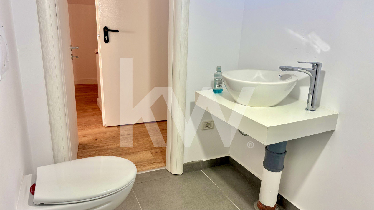 Spațiu de birouri 150 mp | Zona Tractorul | Compartimentat | Balcon mare 