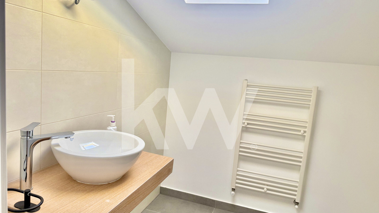 Spațiu de birouri 150 mp | Zona Tractorul | Compartimentat | Balcon mare 