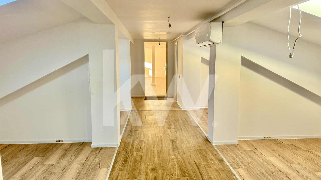 Spațiu de birouri 150 mp | Zona Tractorul | Compartimentat | Balcon mare 