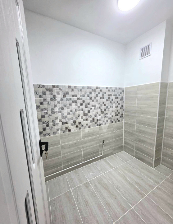 Garsoniera de vânzare | Noua | etaj intermediar 