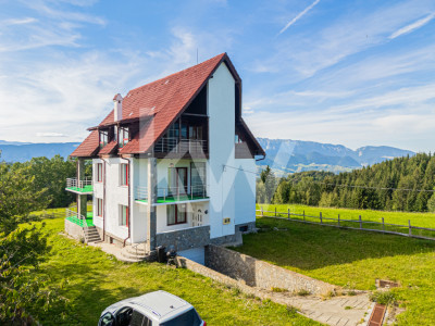 Casă de vânzare Fundata ,ideală pensiune, Comision 0%