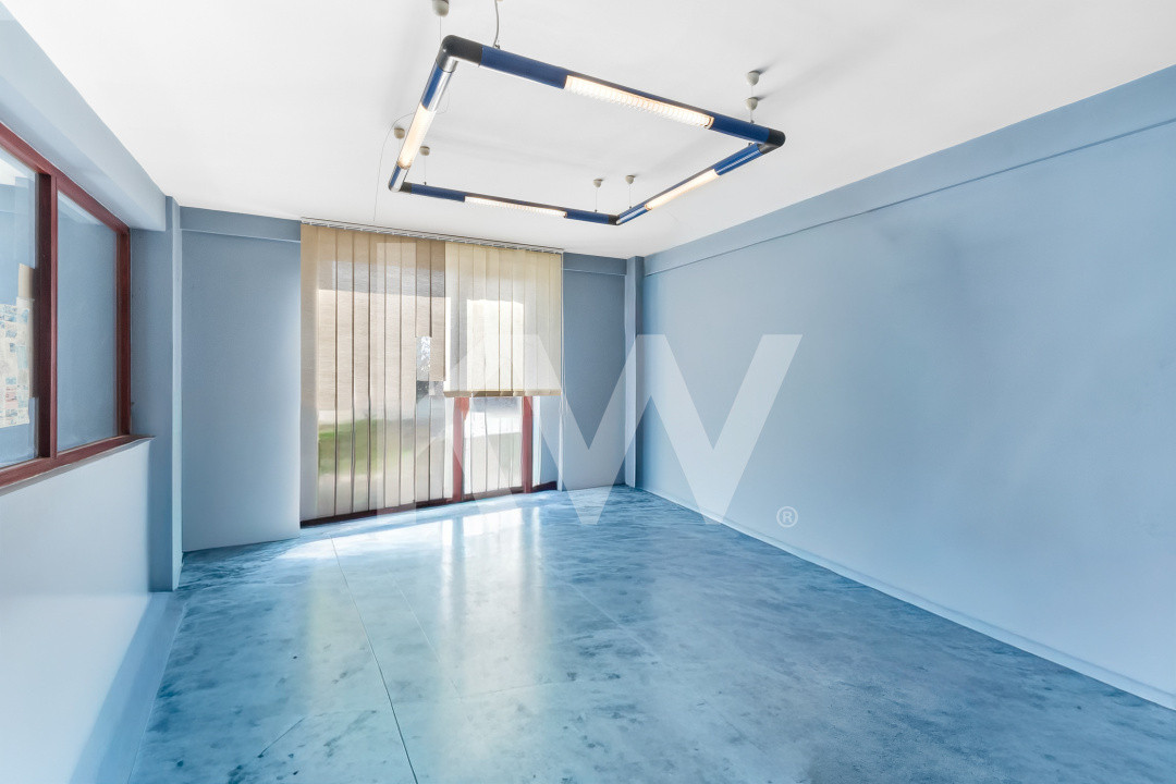 Spațiu comercial – Showroom & Birouri – Calea Feldioarei - DN13